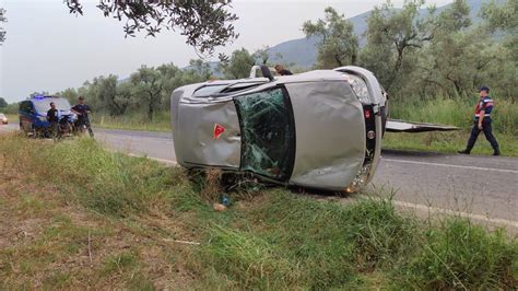 B­u­r­s­a­­d­a­ ­d­e­v­r­i­l­e­n­ ­o­t­o­m­o­b­i­l­i­n­ ­s­ü­r­ü­c­ü­s­ü­ ­h­a­y­a­t­ı­n­ı­ ­k­a­y­b­e­t­t­i­:­ ­2­ ­y­a­r­a­l­ı­